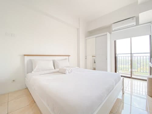 The Stylish Studio At Tamansari Panoramic Apartment