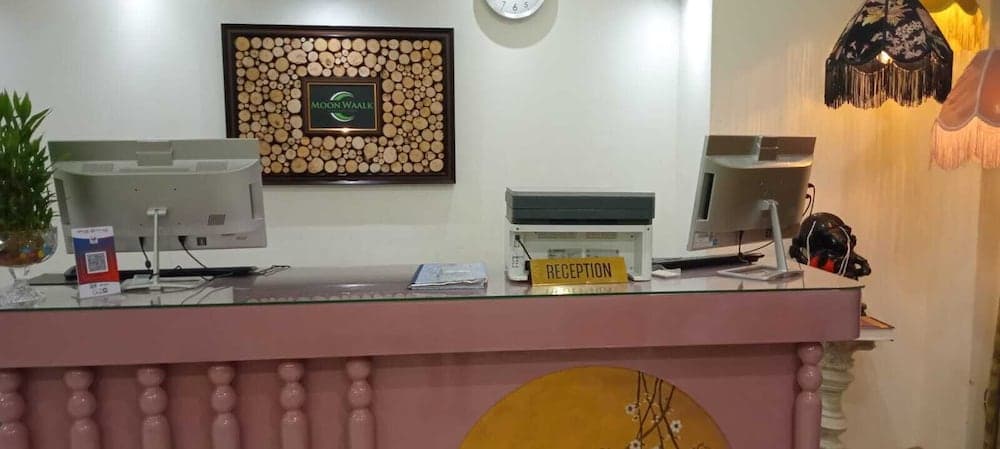 Moon Walk Hotel & Restaurant