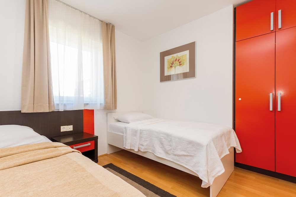 Marina Apartment Ostro 313