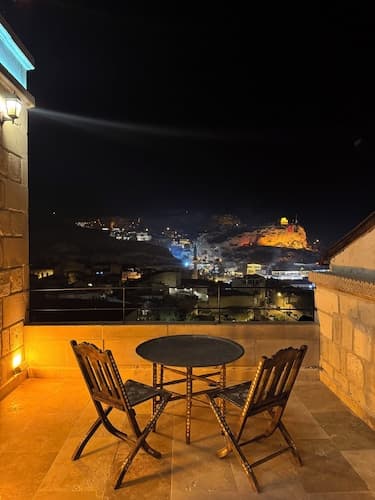 Midland Cave Suites
