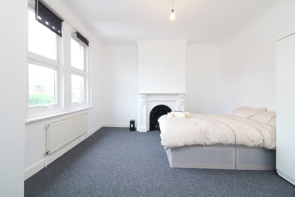 Cosy room in stafford road