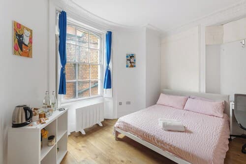 Apartment Sleeps 6 With Ensuite Baths
