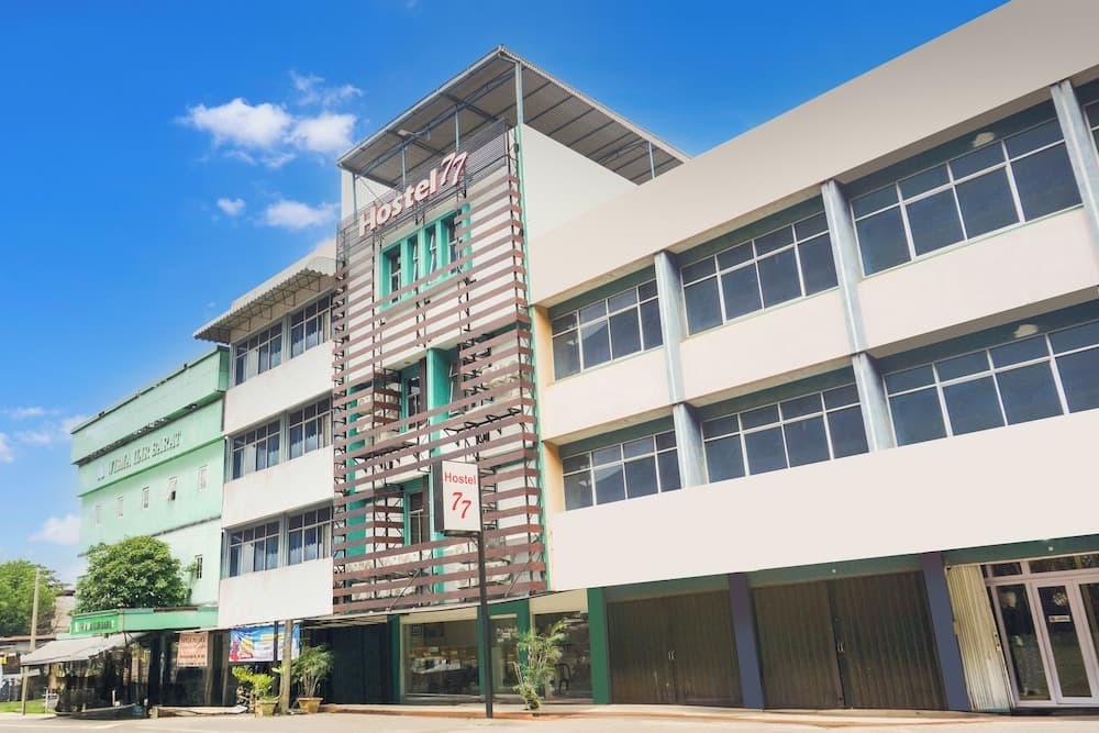 Collection O Hostel 77