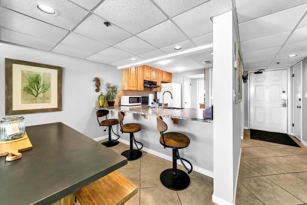 Edgewater Tower 3-1104