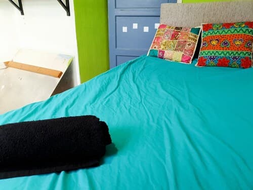 Room in Guest Room - Cozy Double Room in Leicester