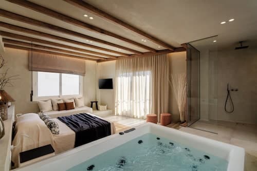 Tesoro Elegant escapes-suites