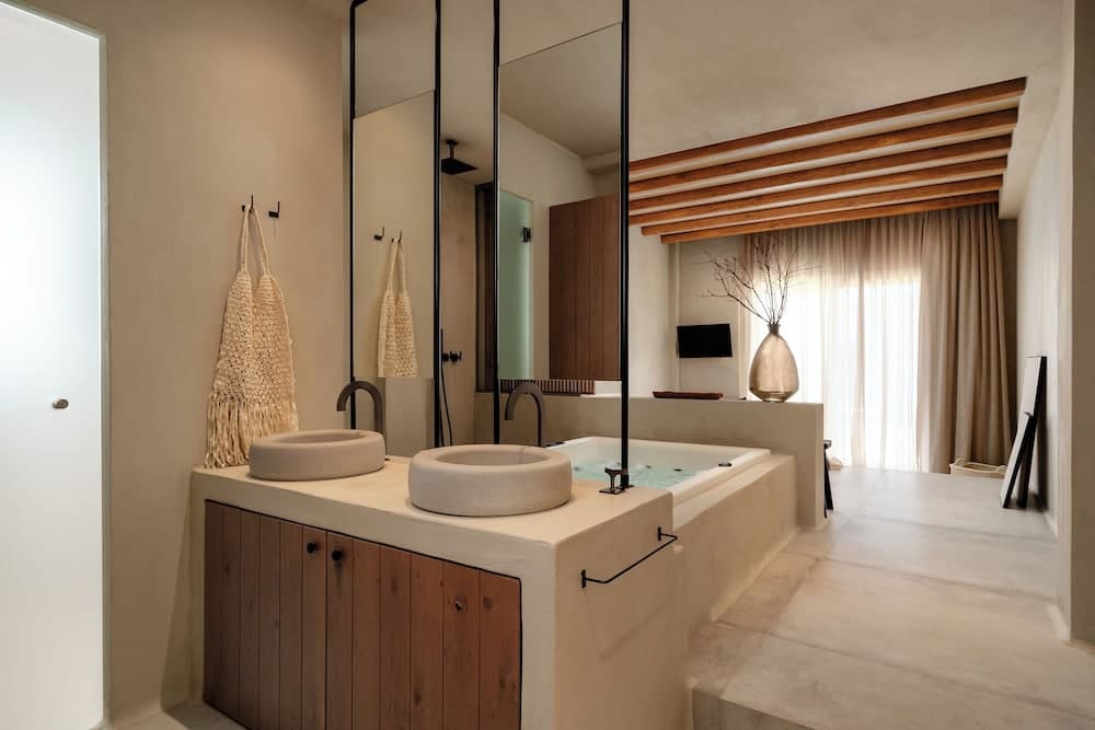 Tesoro Elegant escapes-suites