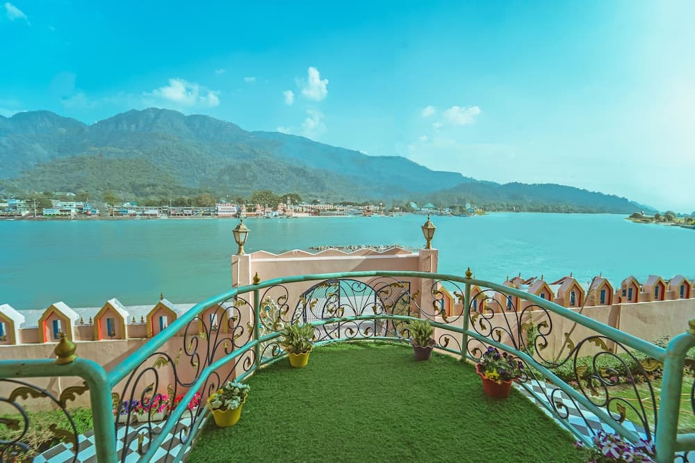 The Neeraj Ganga Heritage Palace