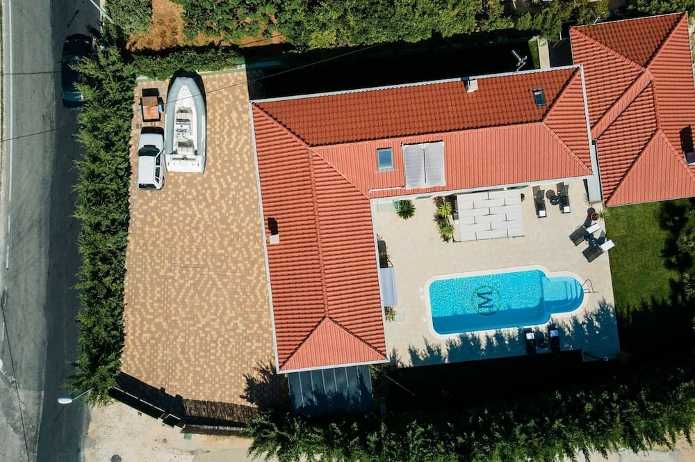 Luxury Villa With Heated Pool, Terrace, and Outdoor Amenities for Relaxation