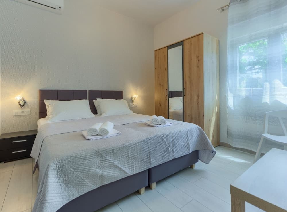 Majestic Kastel Stari Apartment With Terrace