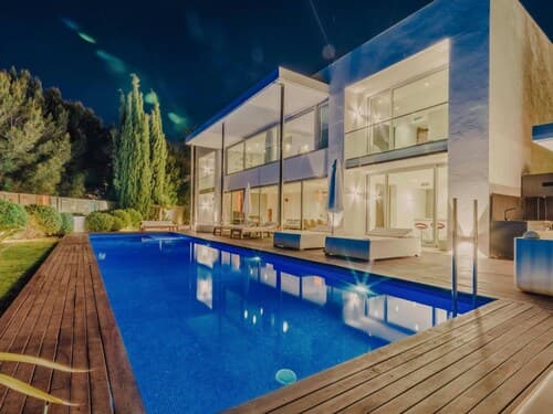Holiday Home With Whirlpool Bathtub