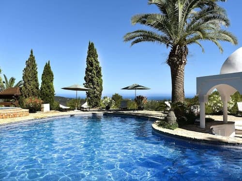Holiday Home With Alfresco Dinning