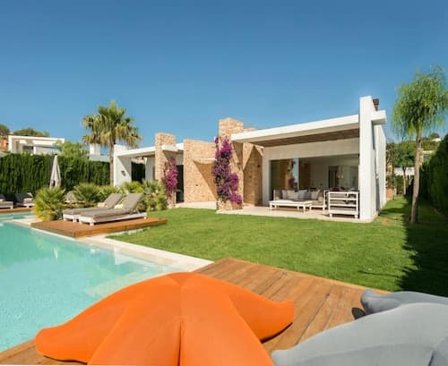 Stunning Villa With Modern Appliances