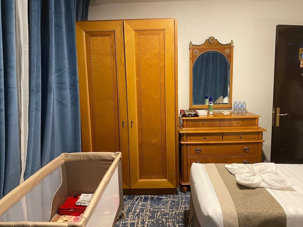 MANAZEL AL SAADIQ HOTEL