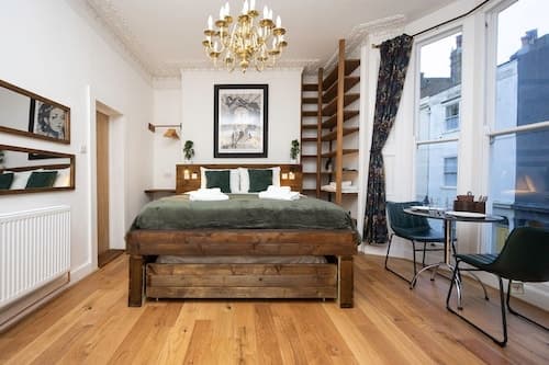 Host Stay Grafton Rustic