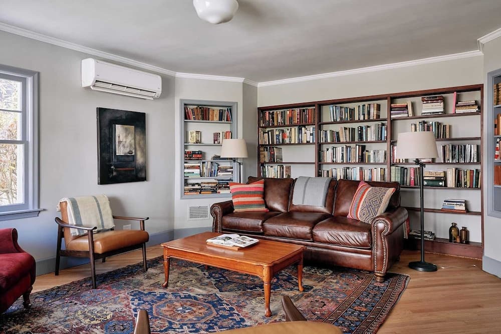 Old Ross House at Seminary Hill by Avantstay