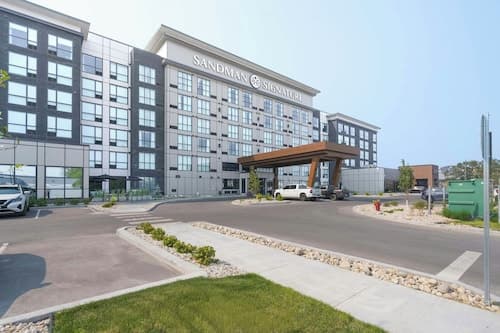 Sandman Signature Winnipeg Airport Hotel & Suites