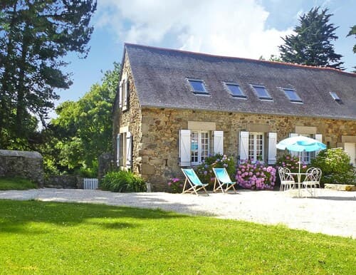 Stone House Near Pink Granite Coast Beaches
