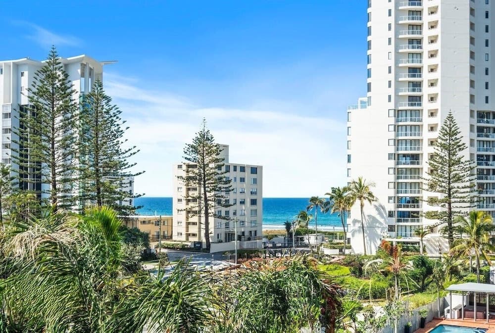 Luxe 2 Bedroom Oceanview Retreat on Fern