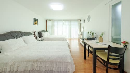 Taean Norabureo Pet Pension