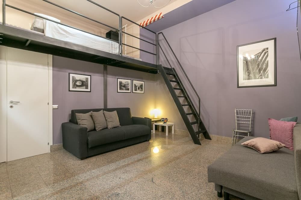 Spacious Studio in via Sammartini 33