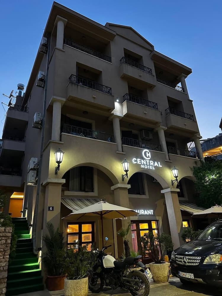 Konaklama yerinin ön cephesi