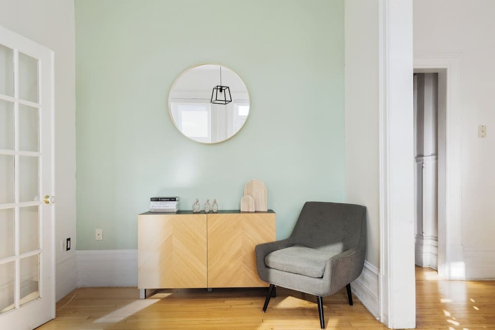 Le Saint Jacques Skylight