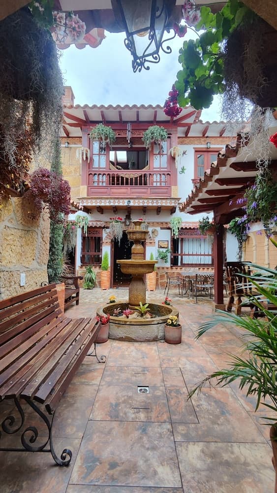 Konaklama yerinin ön cephesi