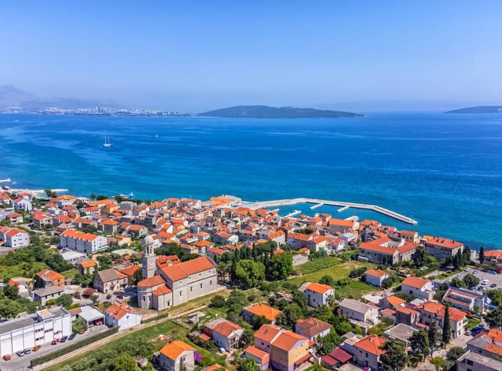 Sunny and Sleek Apartment Kastel Novi With Terrace