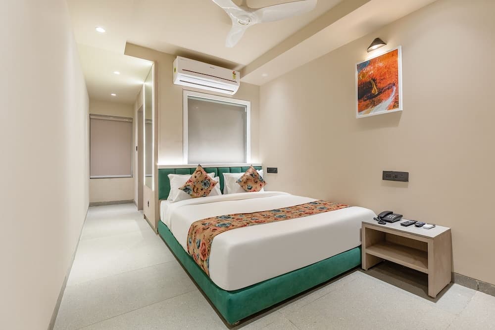 Fabhotel Red Vibe