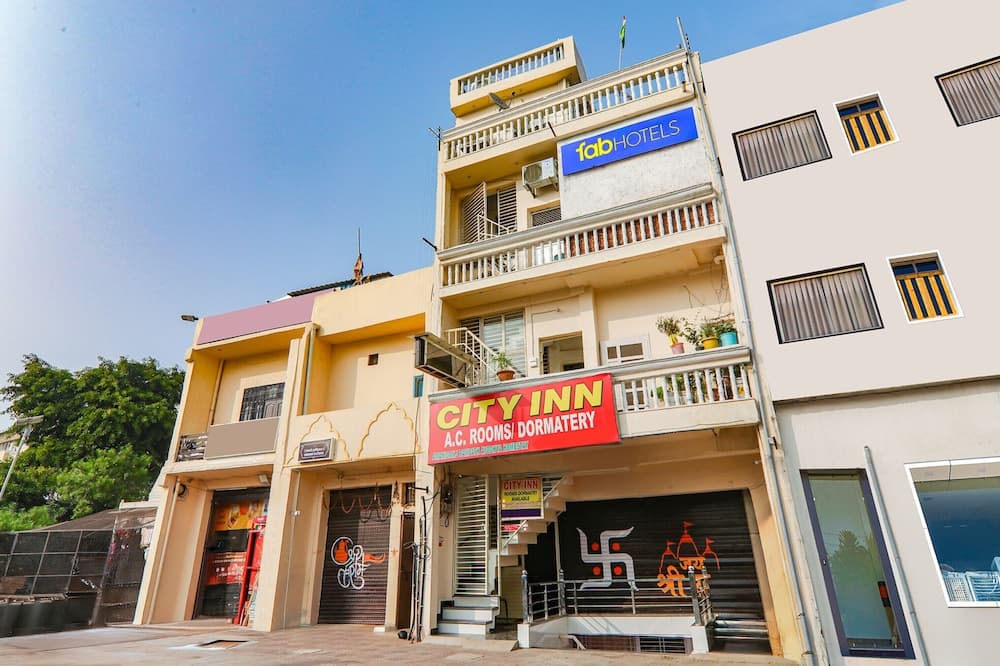 Fabexpress City Inn