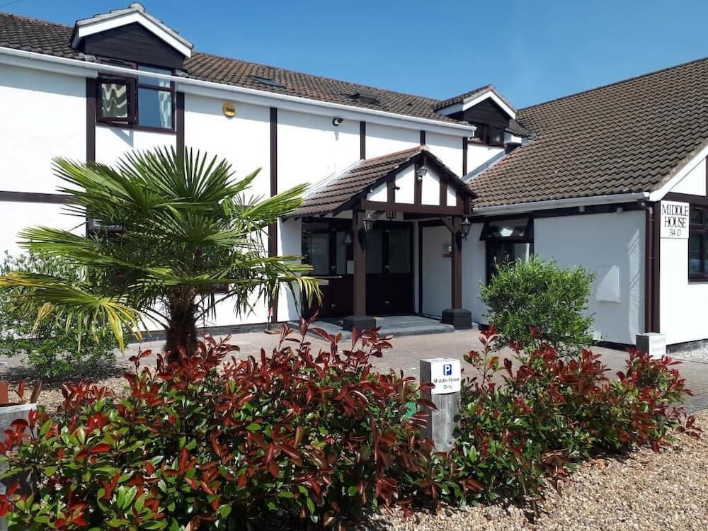 Middle House Bed and Breakfast