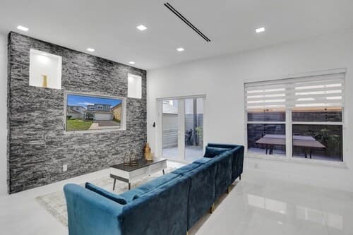 4 Br Designer Home Next To Shul And Community Pool 4 Bedroom Villa