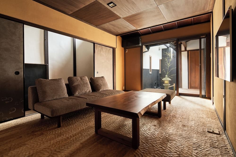 YADORU KYOTO HANARE Kagetsu No Yado