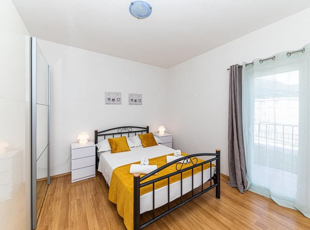 Exquisite Spacious Villa Bufaline With Pool and Gym