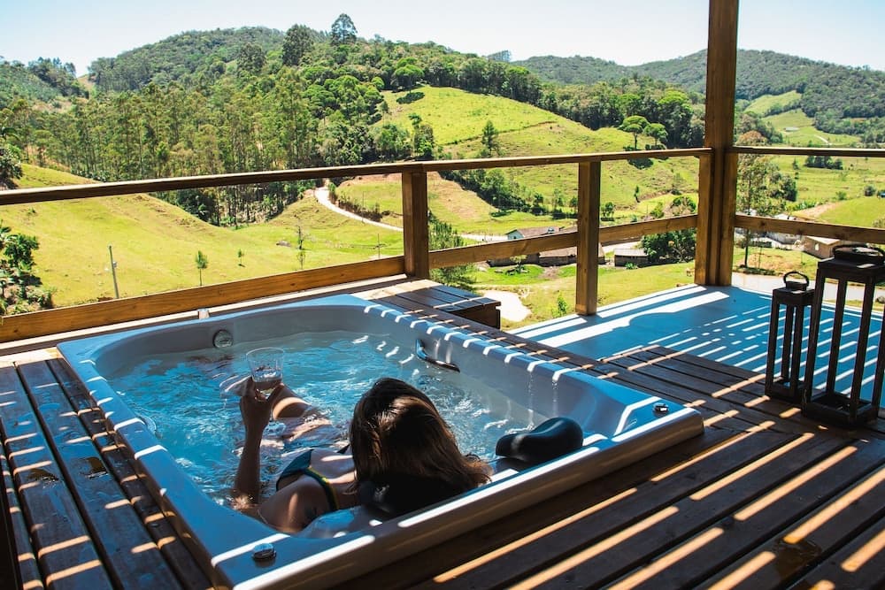 Prana Chalé com Hidromassagem na Serra