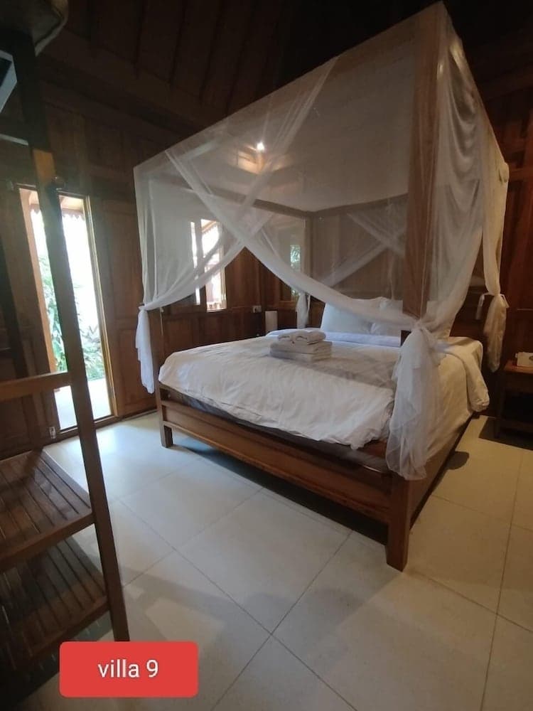 Villa Lova Sambirenteng