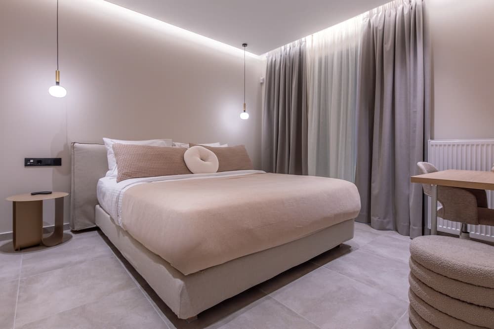 Phaedrus Living: Athens Luxury Residences Sands.