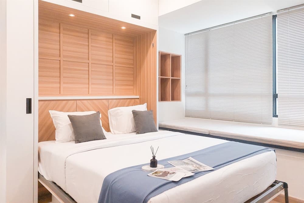 Good Choice And Homey Studio Apartment At Collins Boulevard