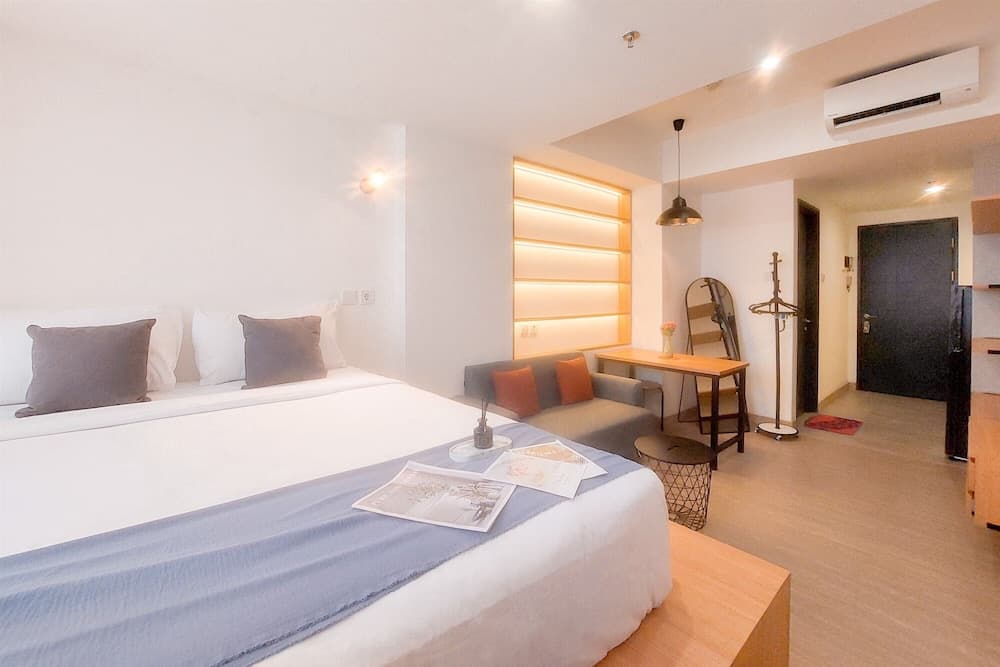 Comfortable Studio At Collins Boulevard Apartment