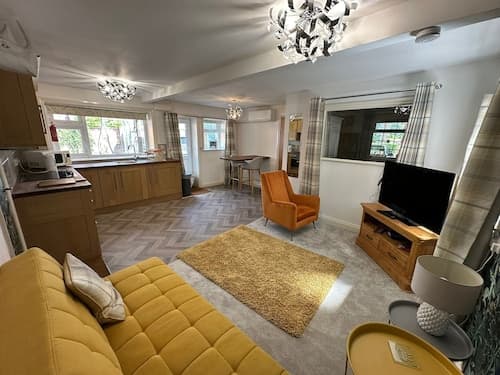 Cottinghamdetachedprop/kingbed/tv/wifi