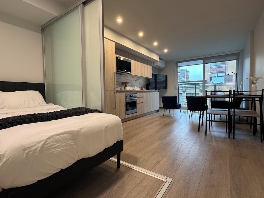 Silverstone Downtown Long-Term stay