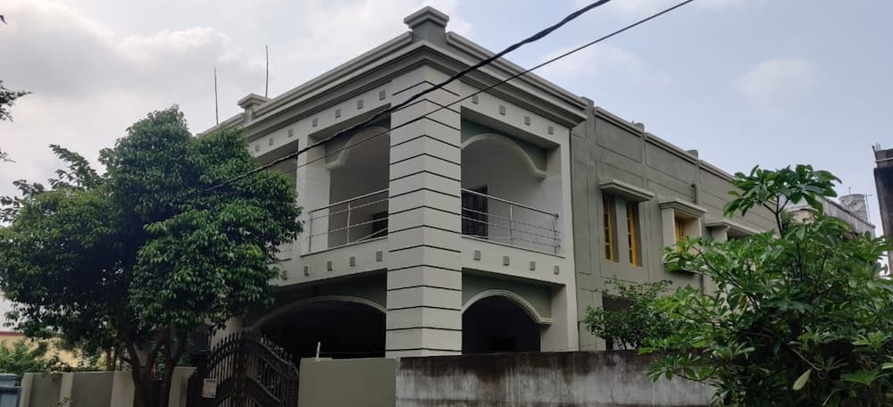 Goroomgo LA GRACE Suit Bhubaneshwar