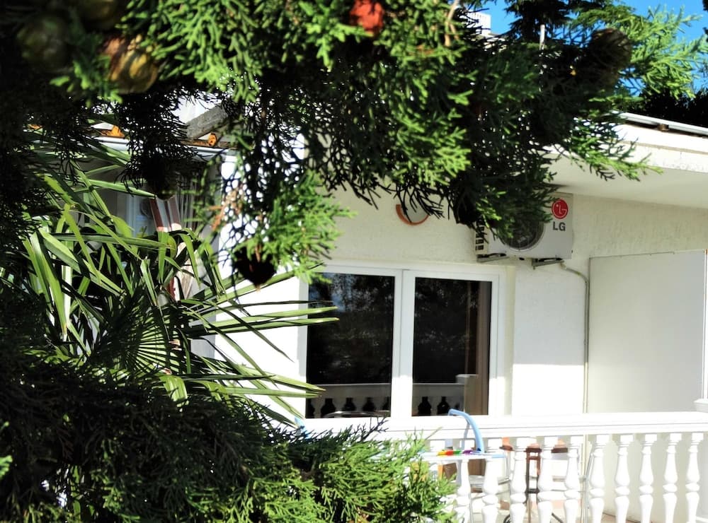 Warm and Welcoming Apartments With Sea View