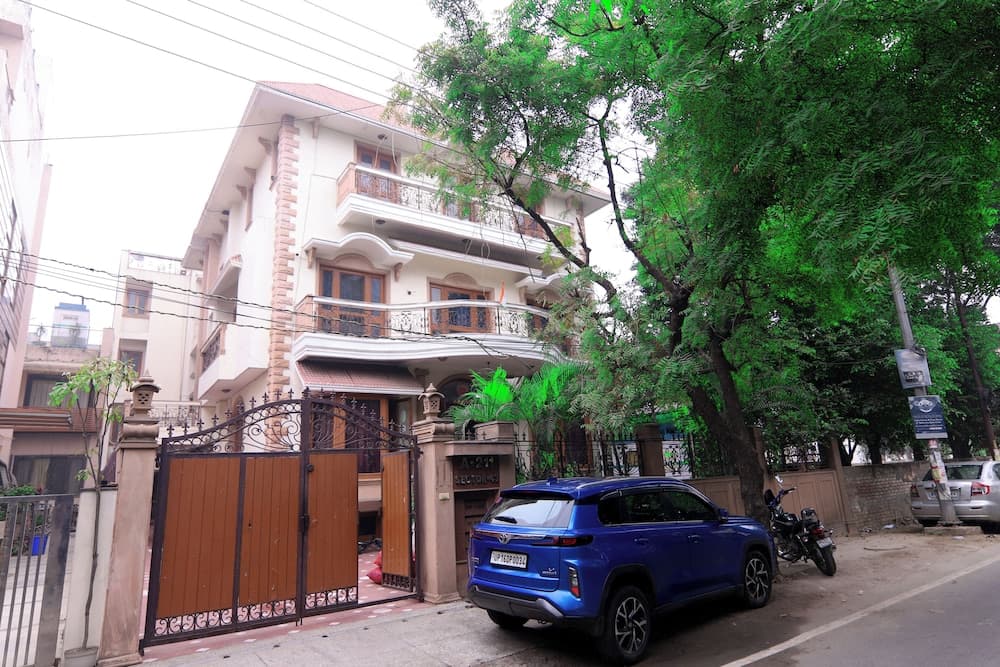 Hotel Ashray Noida