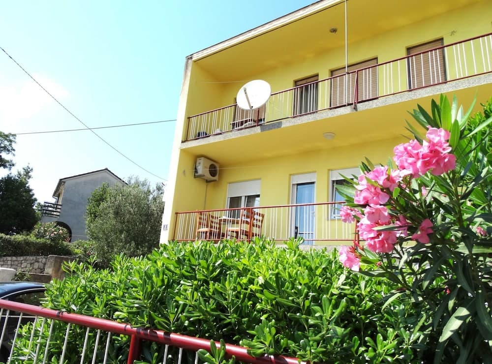 Novi Vinodolski Seafront Apartments With Balcony