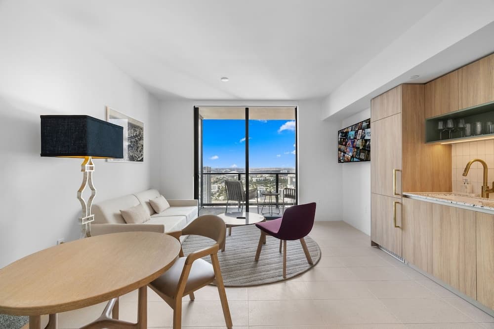 Prime City Location Luxury Condo