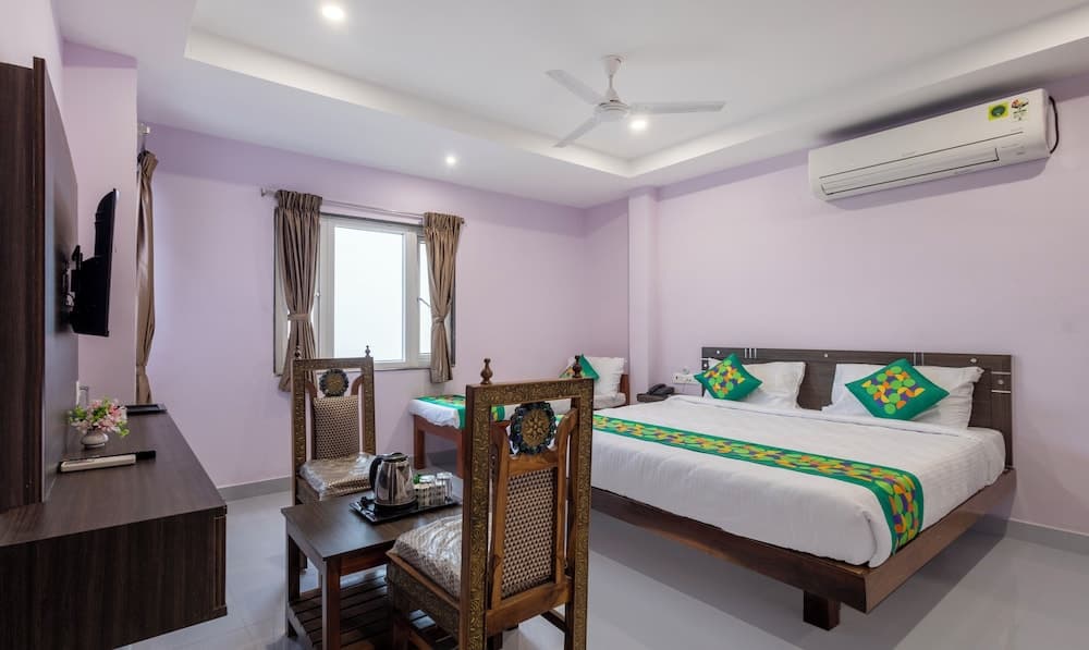 Treebo Sri vi ka Residency