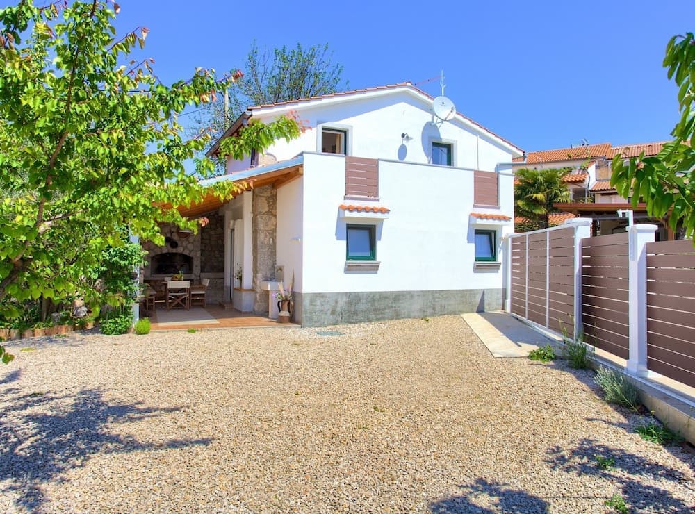 Tranquil Getaway Polje Villa With Pool