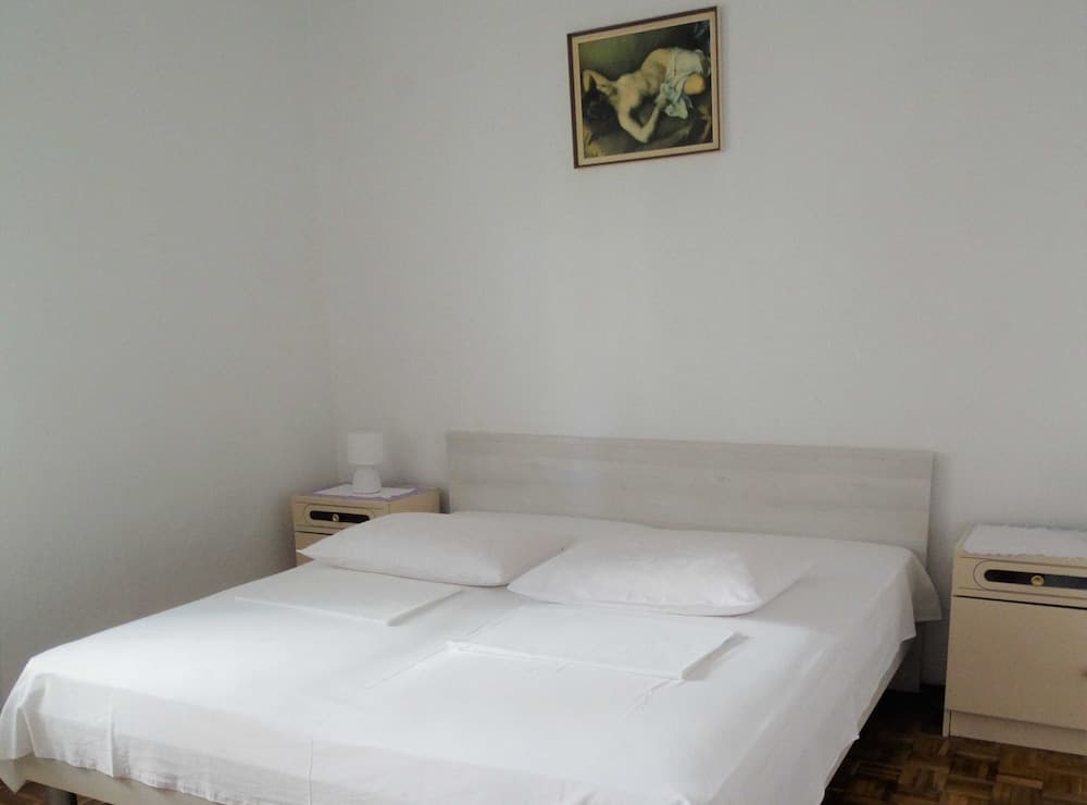 Airy Crikvenica Apartment With Terrace Close to Beach